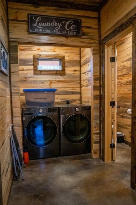 The Big Tex Luxury Cabin Is Epic Брокен-Боу Екстер'єр фото