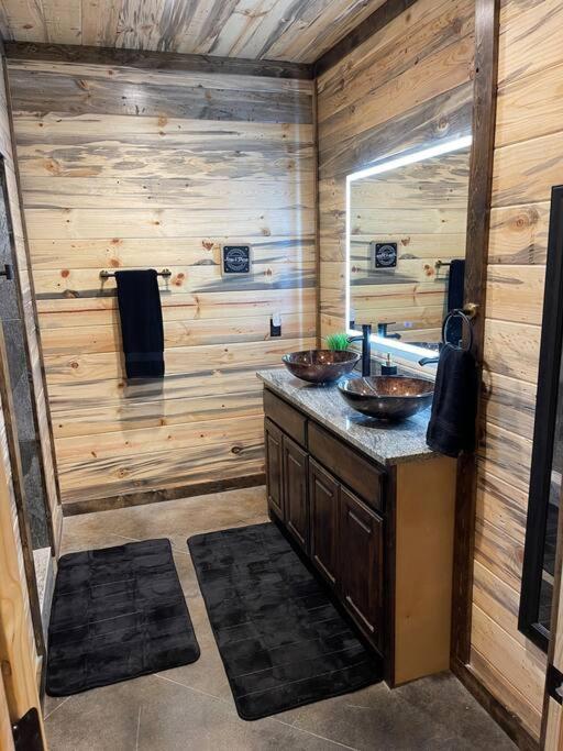 The Big Tex Luxury Cabin Is Epic Брокен-Боу Екстер'єр фото
