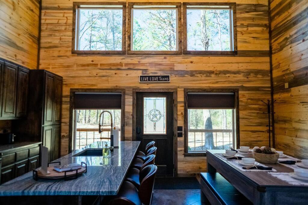 The Big Tex Luxury Cabin Is Epic Брокен-Боу Екстер'єр фото