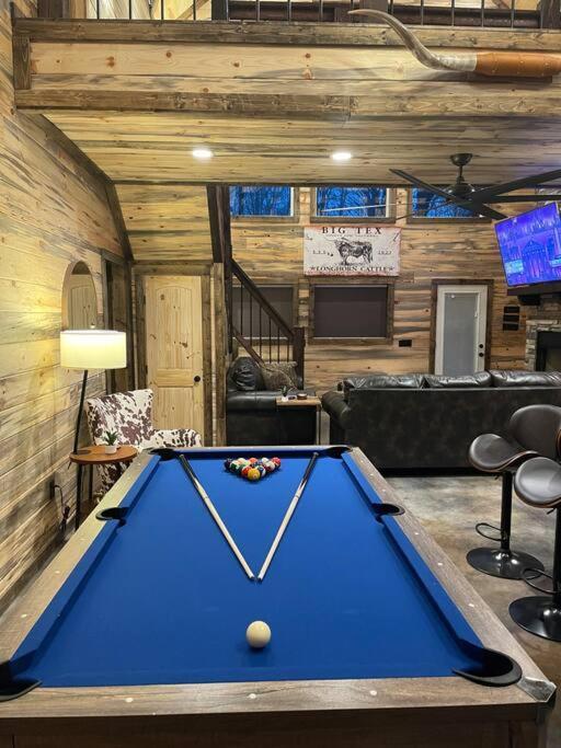 The Big Tex Luxury Cabin Is Epic Брокен-Боу Екстер'єр фото