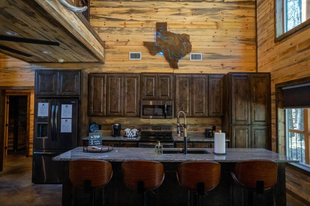 The Big Tex Luxury Cabin Is Epic Брокен-Боу Екстер'єр фото