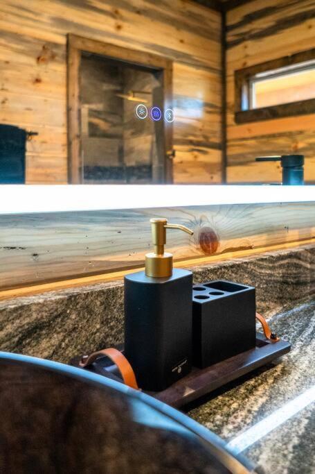 The Big Tex Luxury Cabin Is Epic Брокен-Боу Екстер'єр фото