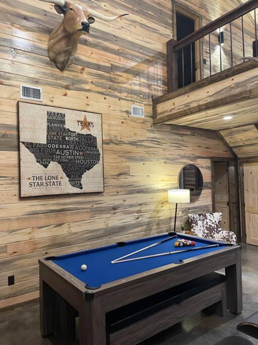 The Big Tex Luxury Cabin Is Epic Брокен-Боу Екстер'єр фото