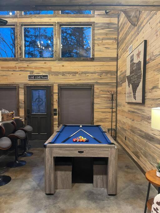 The Big Tex Luxury Cabin Is Epic Брокен-Боу Екстер'єр фото
