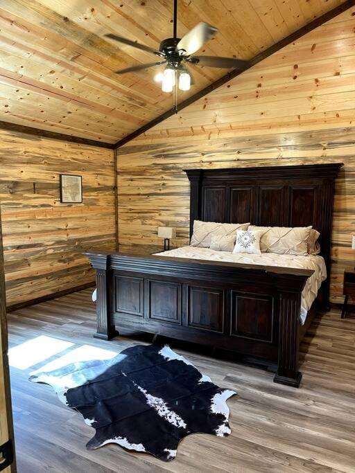 The Big Tex Luxury Cabin Is Epic Брокен-Боу Екстер'єр фото