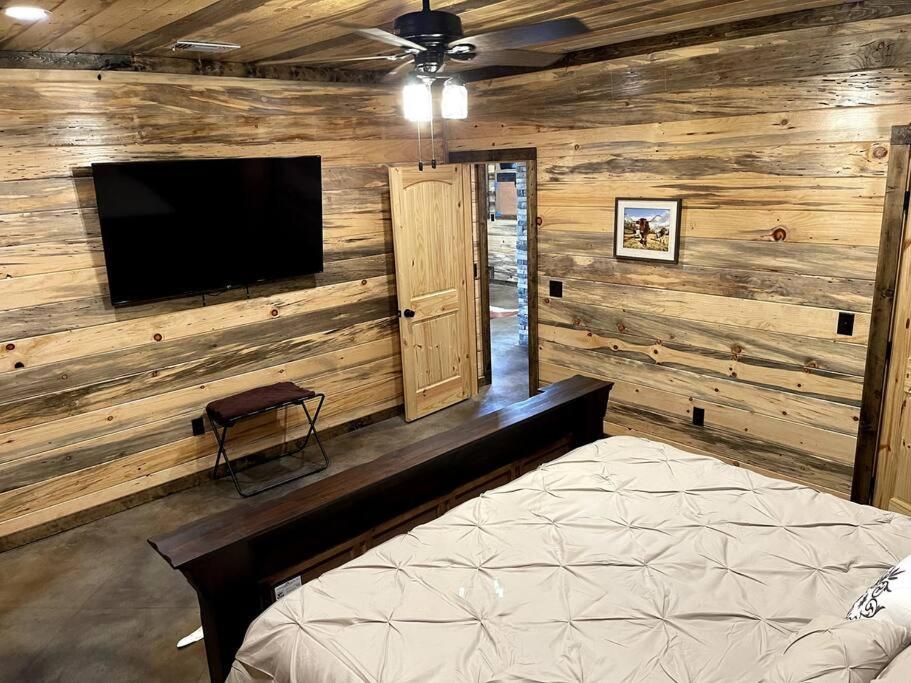 The Big Tex Luxury Cabin Is Epic Брокен-Боу Екстер'єр фото