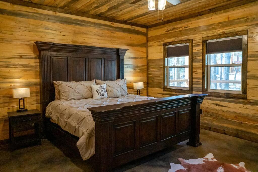 The Big Tex Luxury Cabin Is Epic Брокен-Боу Екстер'єр фото