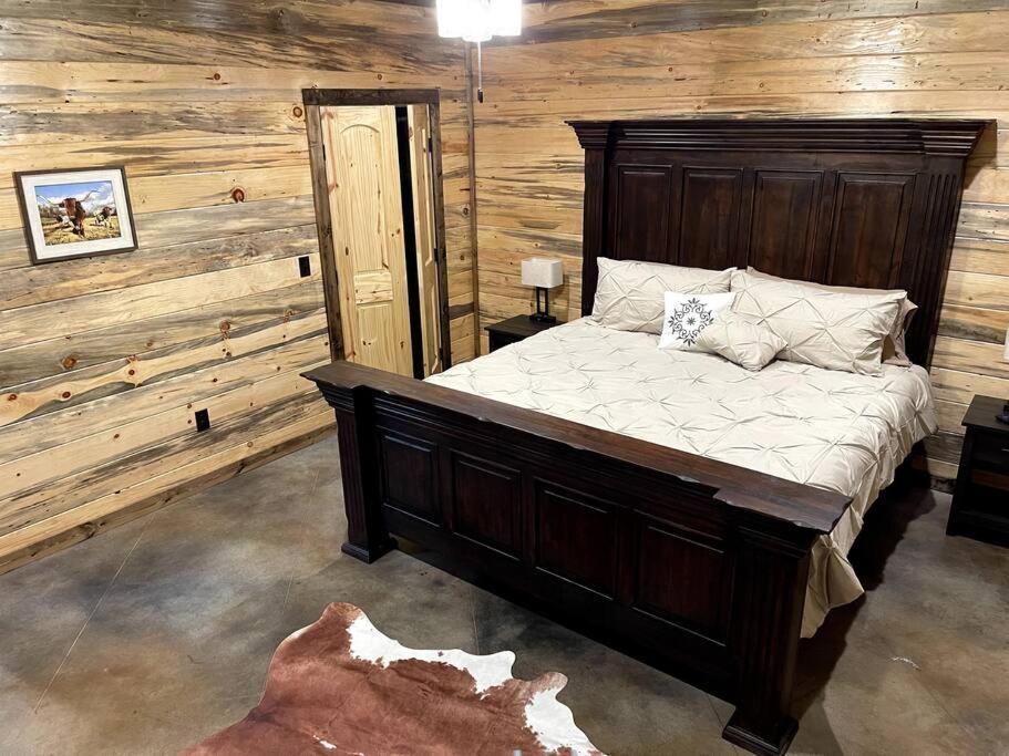 The Big Tex Luxury Cabin Is Epic Брокен-Боу Екстер'єр фото