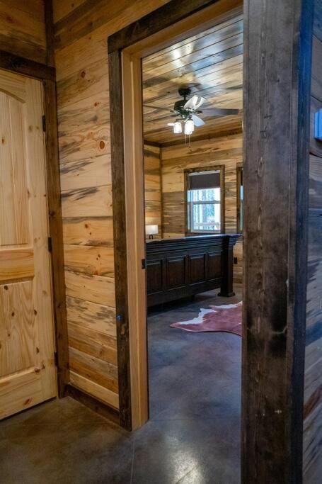 The Big Tex Luxury Cabin Is Epic Брокен-Боу Екстер'єр фото